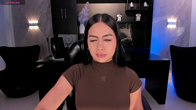 SabrinaMontclair online show from June 21, 2026, 5:52 pm
