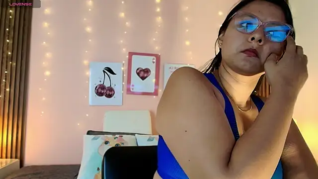 Snapshot of katty_collet chatting on June 18, 2026, 2:00 pm katty collet online show from June 18, 2026, 2:00 pm