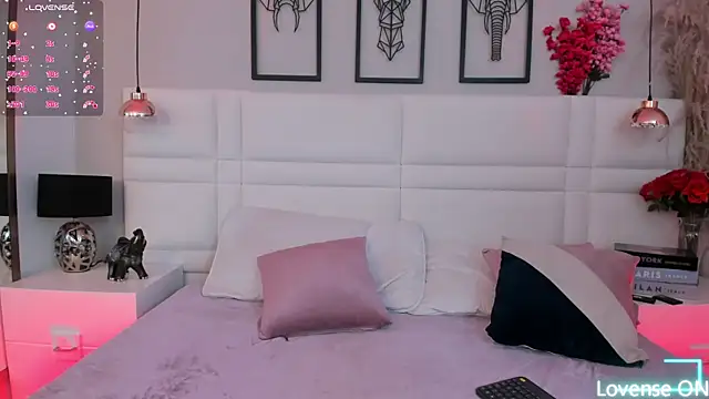 Snapshot of Chloe__fox_ chatting on July 25, 2026, 3:47 am Chloe fox online show from July 25, 2026, 3:47 am