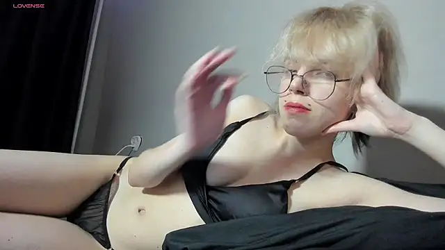  Rene Yolker  online show from July 5, 2026, 5:20 pm