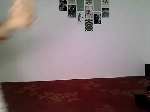 LILY HOTYY online show from July 7, 2026, 6:27 am