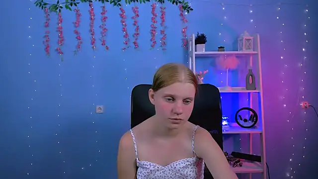 Snapshot of bella_sky11 chatting on August 3, 2026, 11:09 pm bella sky11 online show from August 3, 2026, 11:09 pm