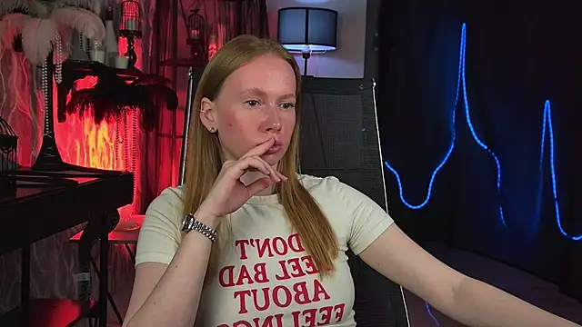 BellaRosewood online show from July 14, 2026, 5:34 am