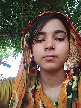 Snapshot of Simran_143 chatting on July 15, 2026, 4:19 am Simran 143 online show from July 15, 2026, 4:19 am