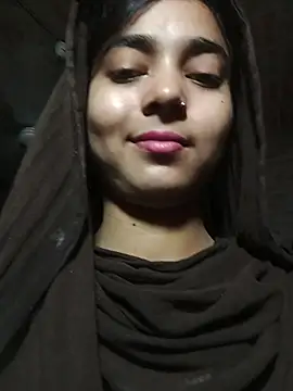 Snapshot of Simran_143 chatting on July 21, 2026, 5:03 pm Simran 143 online show from July 21, 2026, 5:03 pm