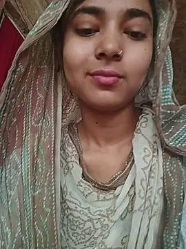 Snapshot of Simran_143 chatting on July 18, 2026, 4:43 am Simran 143 online show from July 18, 2026, 4:43 am