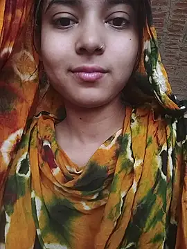 Snapshot of Simran_143 chatting on July 13, 2026, 4:34 am Simran 143 online show from July 13, 2026, 4:34 am