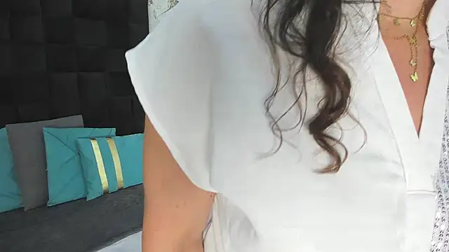 Snapshot of CharlotteG_ chatting on August 1, 2026, 1:20 pm CharlotteG online show from August 1, 2026, 1:20 pm