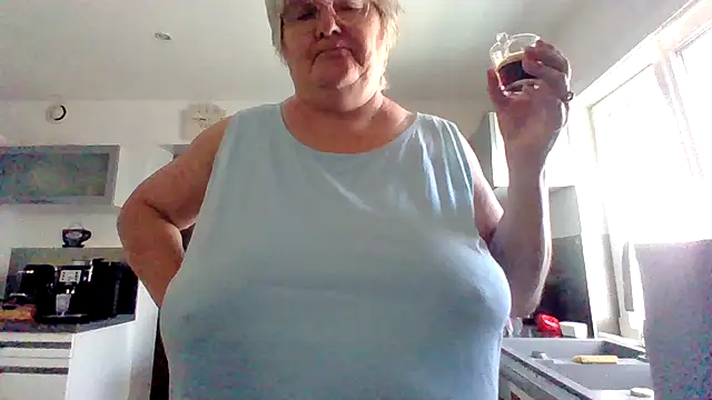 Snapshot of coquinesensuel chatting on July 8, 2026, 7:20 am coquinesensuel online show from July 8, 2026, 7:20 am