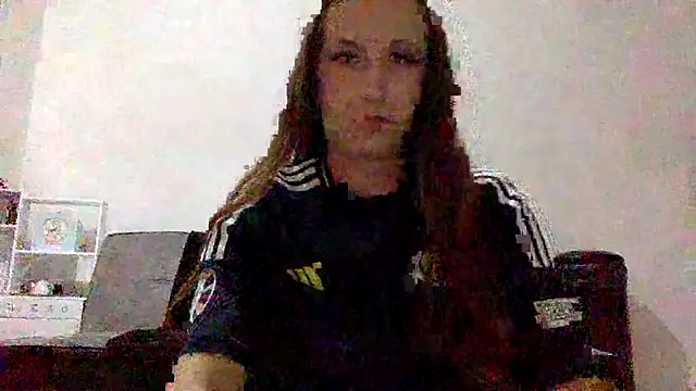 Snapshot of Coleyy_xx chatting on June 19, 2026, 7:30 pm Coleyy xx online show from June 19, 2026, 7:30 pm