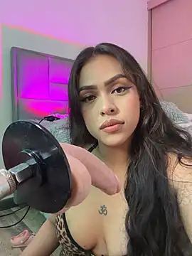 Snapshot of MilaHank chatting on August 1, 2026, 7:56 pm MilaHank online show from August 1, 2026, 7:56 pm