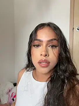 Snapshot of MilaHank chatting on July 21, 2026, 3:35 pm MilaHank online show from July 21, 2026, 3:35 pm