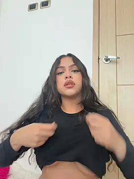 Snapshot of MilaHank chatting on August 7, 2026, 7:53 pm MilaHank online show from August 7, 2026, 7:53 pm