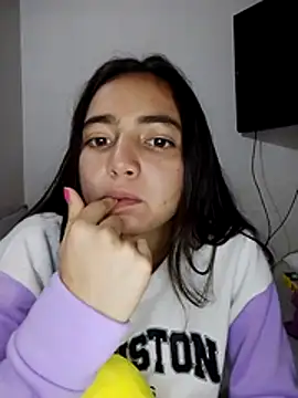 Julia valentina online show from July 21, 2026, 3:30 am