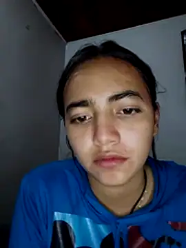 Julia valentina online show from July 26, 2026, 2:40 am