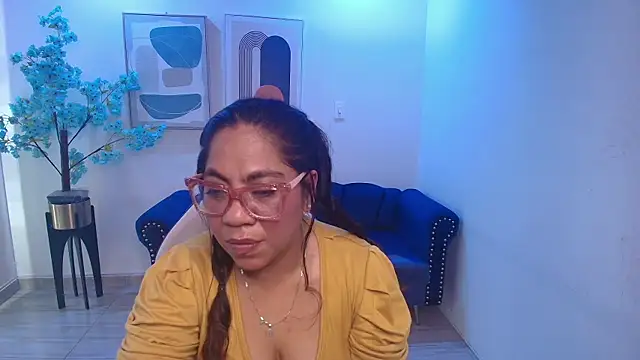 Snapshot of Silvana_lane chatting on July 31, 2026, 7:33 pm Silvana lane online show from July 31, 2026, 7:33 pm