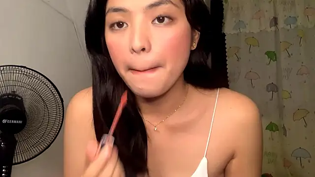 Snapshot of Hazelanne chatting on July 25, 2026, 1:50 pm Hazelanne online show from July 25, 2026, 1:50 pm