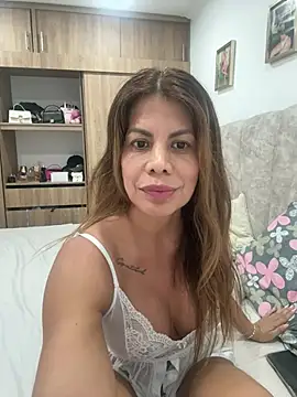 Snapshot of Valen_Milf4u chatting on July 26, 2026, 5:20 pm Valen Milf4u online show from July 26, 2026, 5:20 pm