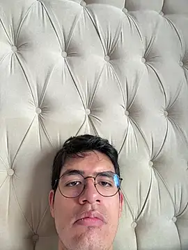 FernanHot69 online show from August 5, 2026, 7:52 pm