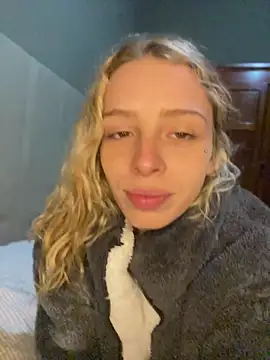 Snapshot of CatalinaArgentina chatting on July 3, 2026, 9:43 pm CatalinaArgentina online show from July 3, 2026, 9:43 pm