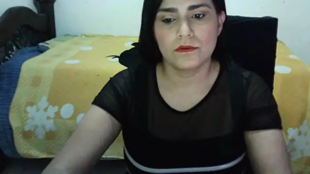Snapshot of CarolinaMoretti chatting on August 4, 2026, 11:42 pm CarolinaMoretti online show from August 4, 2026, 11:42 pm