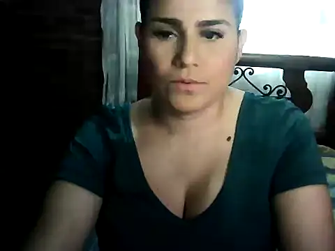 Snapshot of CarolinaMoretti chatting on July 18, 2026, 10:51 pm CarolinaMoretti online show from July 18, 2026, 10:51 pm
