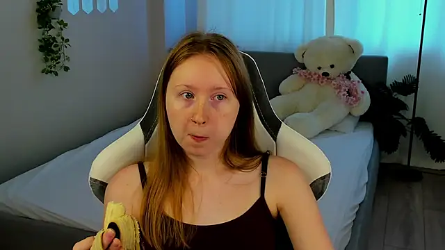 Snapshot of LiliTiny chatting on August 4, 2026, 3:33 am LiliTiny online show from August 4, 2026, 3:33 am