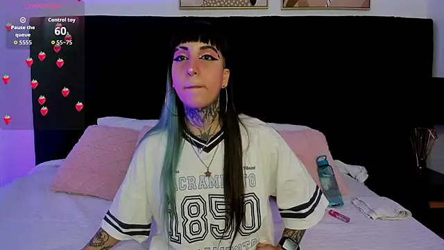 izzy moon7 online show from July 7, 2026, 11:14 am