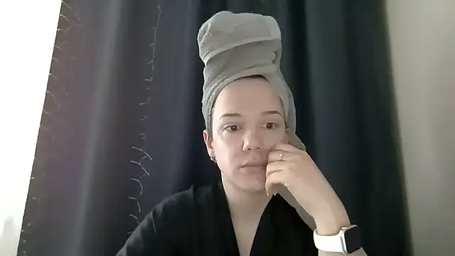 Snapshot of Nivella chatting on June 24, 2026, 9:52 am Nivella online show from June 24, 2026, 9:52 am