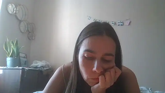 Snapshot of Vanelleda chatting on August 7, 2026, 12:11 pm Vanelleda online show from August 7, 2026, 12:11 pm
