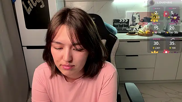 Snapshot of LilyPopss chatting on June 20, 2026, 7:30 pm LilyPopss online show from June 20, 2026, 7:30 pm