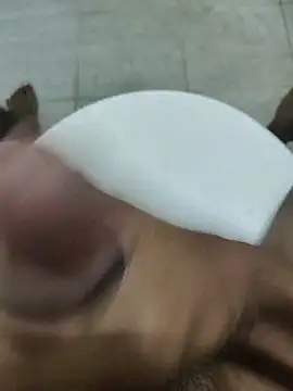Snapshot of hornytamilboy05 chatting on July 28, 2026, 7:39 pm hornytamilboy05 online show from July 28, 2026, 7:39 pm