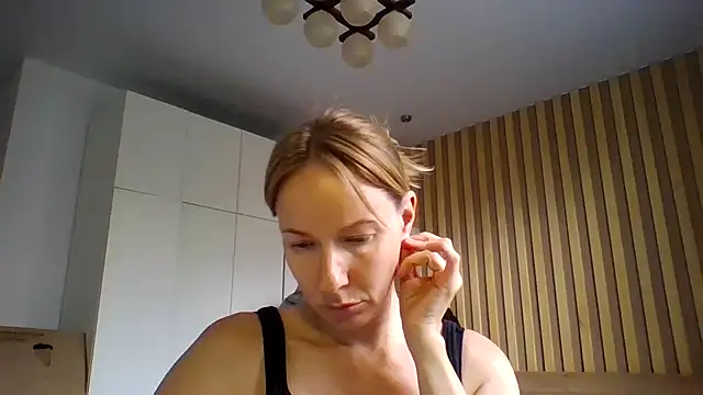 Snapshot of Deloriada chatting on August 8, 2026, 9:05 am Deloriada online show from August 8, 2026, 9:05 am