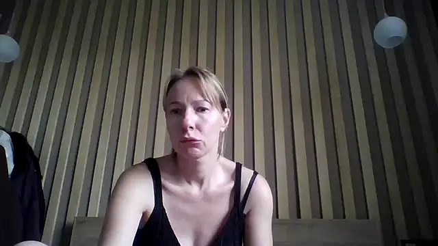 Snapshot of Deloriada chatting on August 9, 2026, 8:20 am Deloriada online show from August 9, 2026, 8:20 am