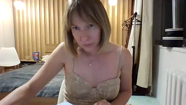 Snapshot of Deloriada chatting on June 26, 2026, 4:02 pm Deloriada online show from June 26, 2026, 4:02 pm