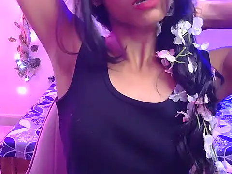 Snapshot of Yours-Zoya chatting on August 3, 2026, 9:15 am Yours-Zoya online show from August 3, 2026, 9:15 am
