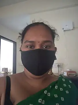 Snapshot of Lundpakadu chatting on July 6, 2026, 5:36 am Lundpakadu online show from July 6, 2026, 5:36 am