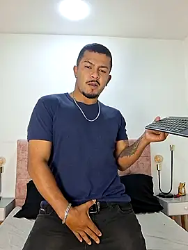 Snapshot of BrunoSilva_ chatting on June 27, 2026, 12:11 pm BrunoSilva online show from June 27, 2026, 12:11 pm