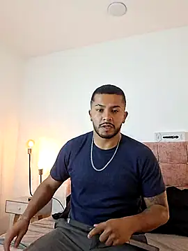 Snapshot of BrunoSilva_ chatting on August 1, 2026, 3:32 pm BrunoSilva online show from August 1, 2026, 3:32 pm