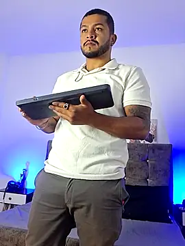 Snapshot of BrunoSilva_ chatting on July 25, 2026, 12:00 pm BrunoSilva online show from July 25, 2026, 12:00 pm