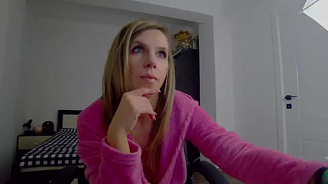 Snapshot of DedeSibel chatting on February 19, 2026, 5:21 pm DedeSibel online show from February 19, 2026, 5:21 pm