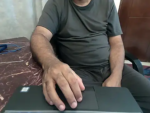 Snapshot of desipapaxx chatting on July 16, 2026, 7:33 pm desipapaxx online show from July 16, 2026, 7:33 pm
