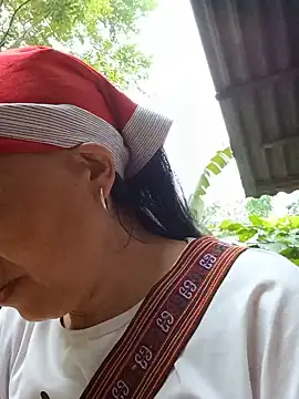 Snapshot of mayhenry chatting on July 17, 2026, 6:21 am mayhenry online show from July 17, 2026, 6:21 am