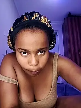 CurvyCharmsTush online show from August 6, 2026, 10:05 pm