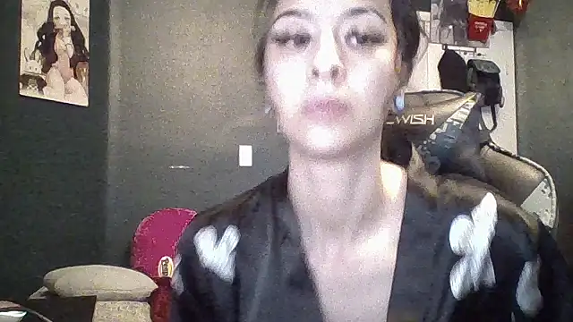 Snapshot of Toxiicbeauty69 chatting on June 22, 2026, 6:32 am Toxiicbeauty69 online show from June 22, 2026, 6:32 am