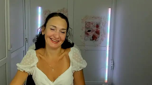 Snapshot of OliviaKateee chatting on June 23, 2026, 6:11 am OliviaKateee online show from June 23, 2026, 6:11 am