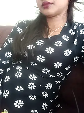 Snapshot of avii5 chatting on July 28, 2026, 4:42 am avii5 online show from July 28, 2026, 4:42 am