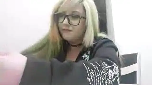 Snapshot of FeliniKatechini chatting on June 29, 2026, 9:14 pm FeliniKatechini online show from June 29, 2026, 9:14 pm