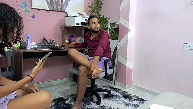 Pineappleflipped online show from July 11, 2026, 2:12 am