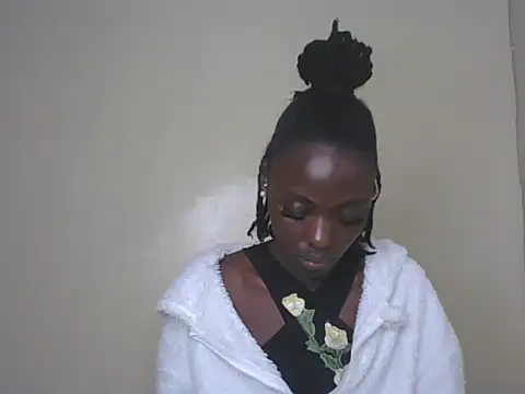 Snapshot of Elsie_1 chatting on July 25, 2026, 8:00 am Elsie 1 online show from July 25, 2026, 8:00 am